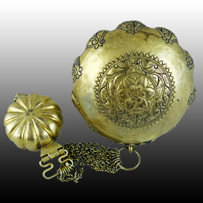 Ornately decorated Minangkabau 10 karat gold betel nut and lime container set