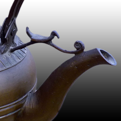 Minangkabau bronze kettle of ornate form